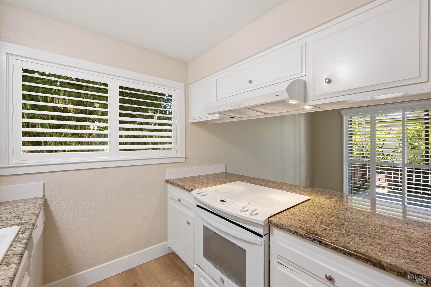 Detail Gallery Image 12 of 32 For 336 Las Casitas Ct, Sonoma,  CA 95476 - 2 Beds | 1/1 Baths