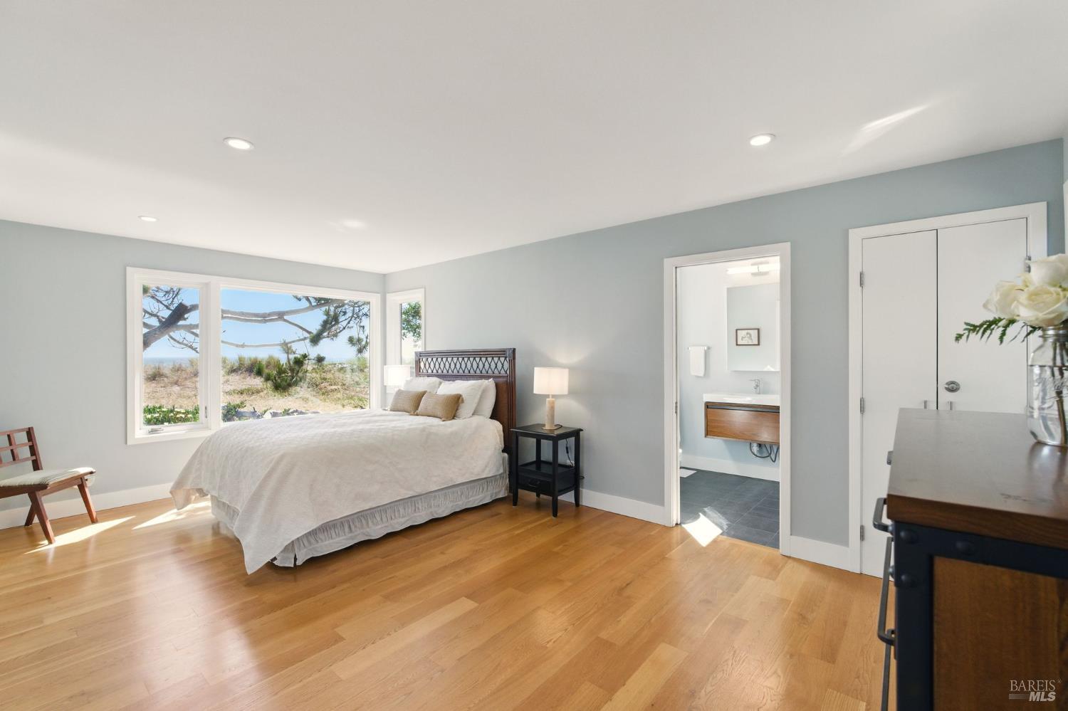 Detail Gallery Image 25 of 43 For 8 Rafael Patio Unkn, Stinson Beach,  CA 94970 - 3 Beds | 2 Baths