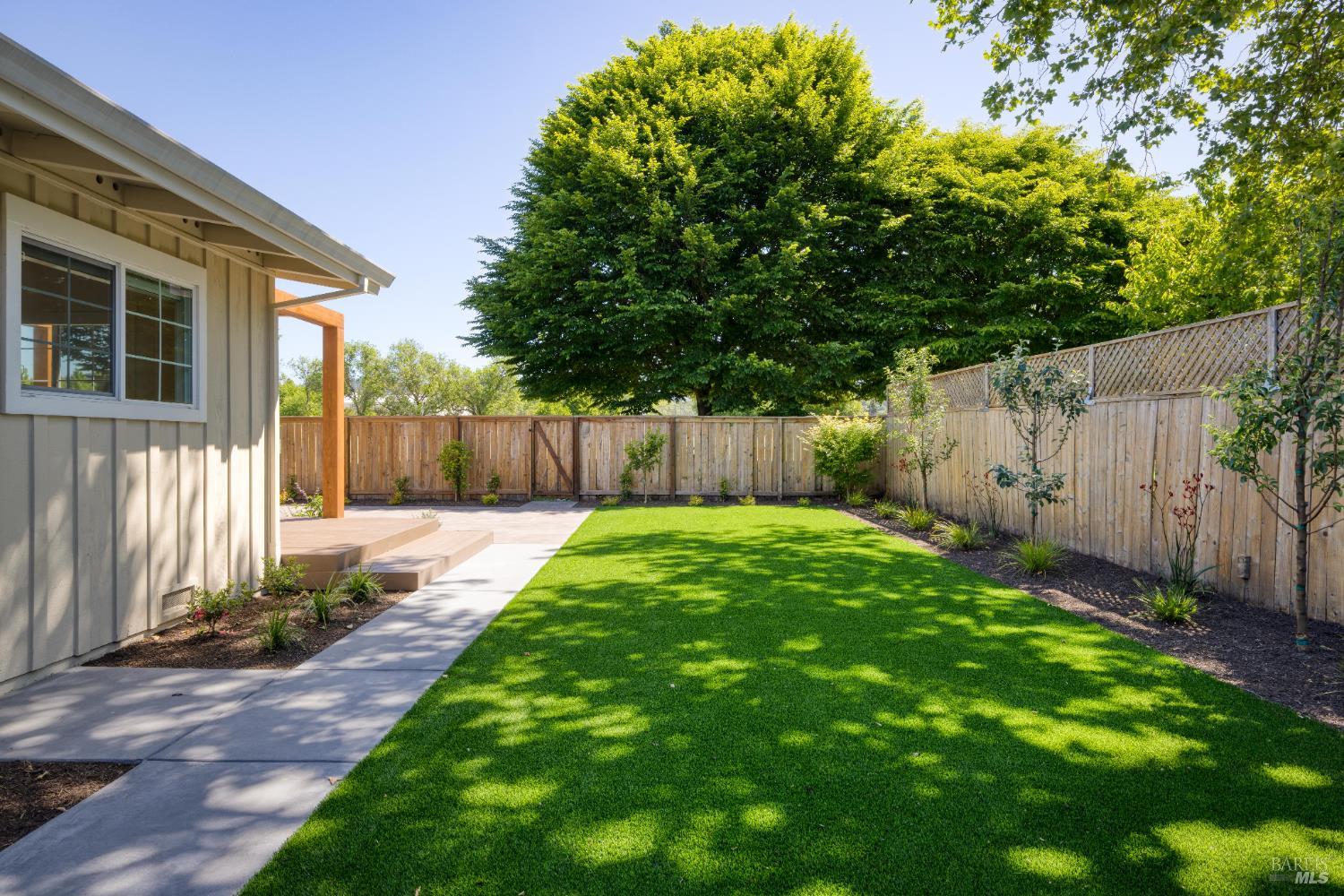 Detail Gallery Image 28 of 43 For 916 Colorado Blvd, Santa Rosa,  CA 95405 - 4 Beds | 2 Baths