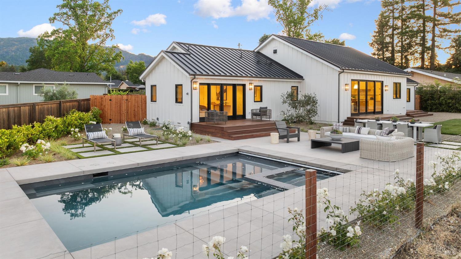 Detail Gallery Image 47 of 54 For 1597 Arrowhead Dr, Saint Helena,  CA 94574 - 3 Beds | 3/1 Baths