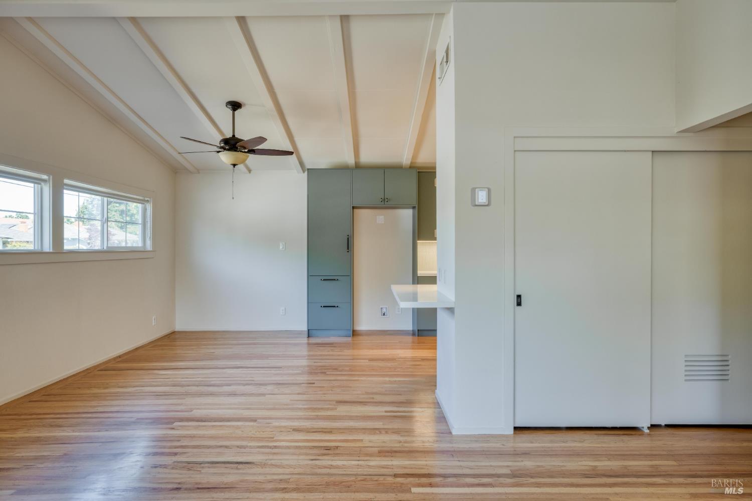 Detail Gallery Image 9 of 43 For 916 Colorado Blvd, Santa Rosa,  CA 95405 - 4 Beds | 2 Baths