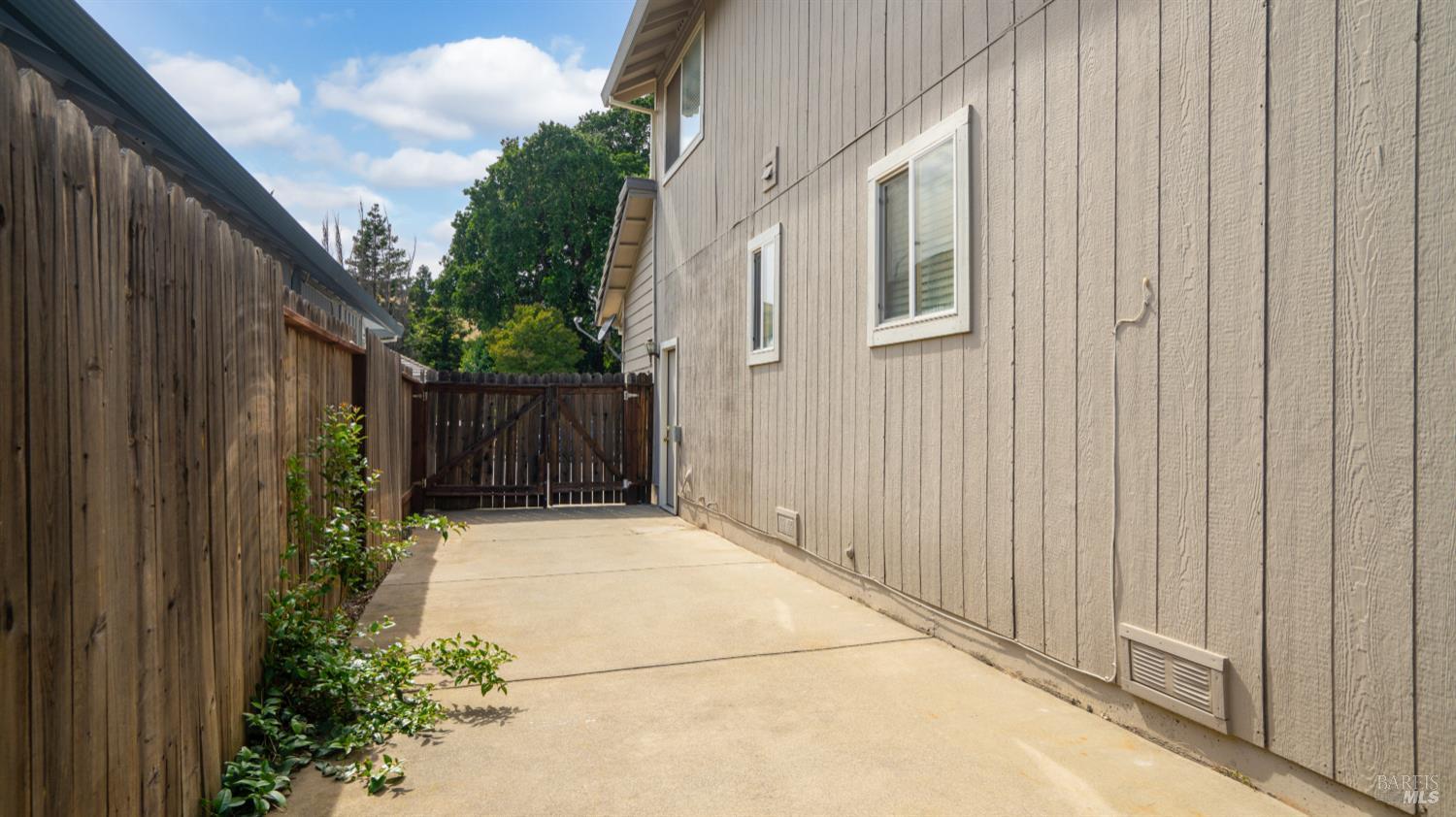 Detail Gallery Image 32 of 46 For 1191 Araquipa Ct, Vacaville,  CA 95687 - 3 Beds | 2/1 Baths