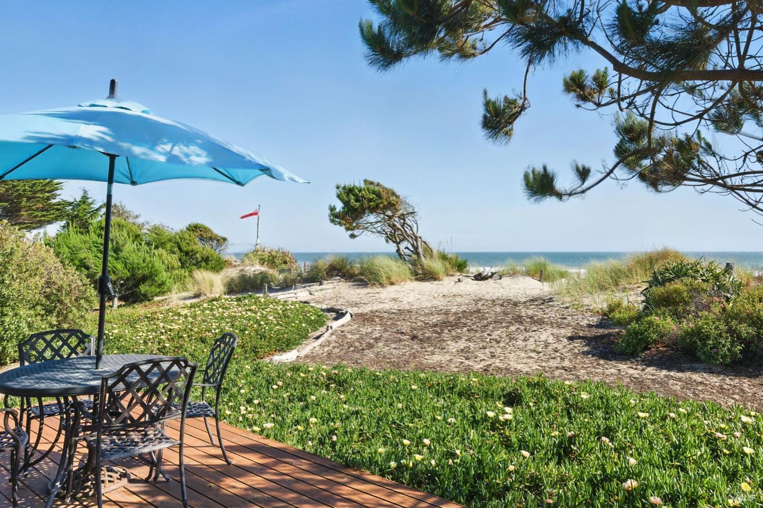Detail Gallery Image 33 of 43 For 8 Rafael Patio Unkn, Stinson Beach,  CA 94970 - 3 Beds | 2 Baths