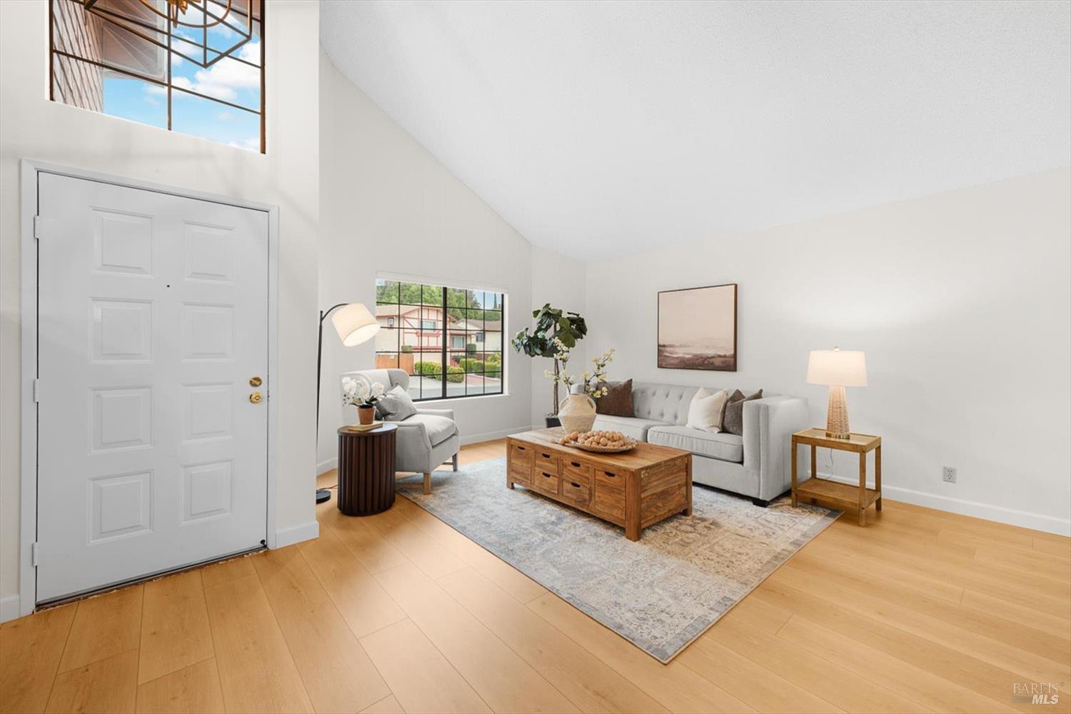 Detail Gallery Image 5 of 51 For 225 Riverview Dr, Vallejo,  CA 94589 - 4 Beds | 2/1 Baths