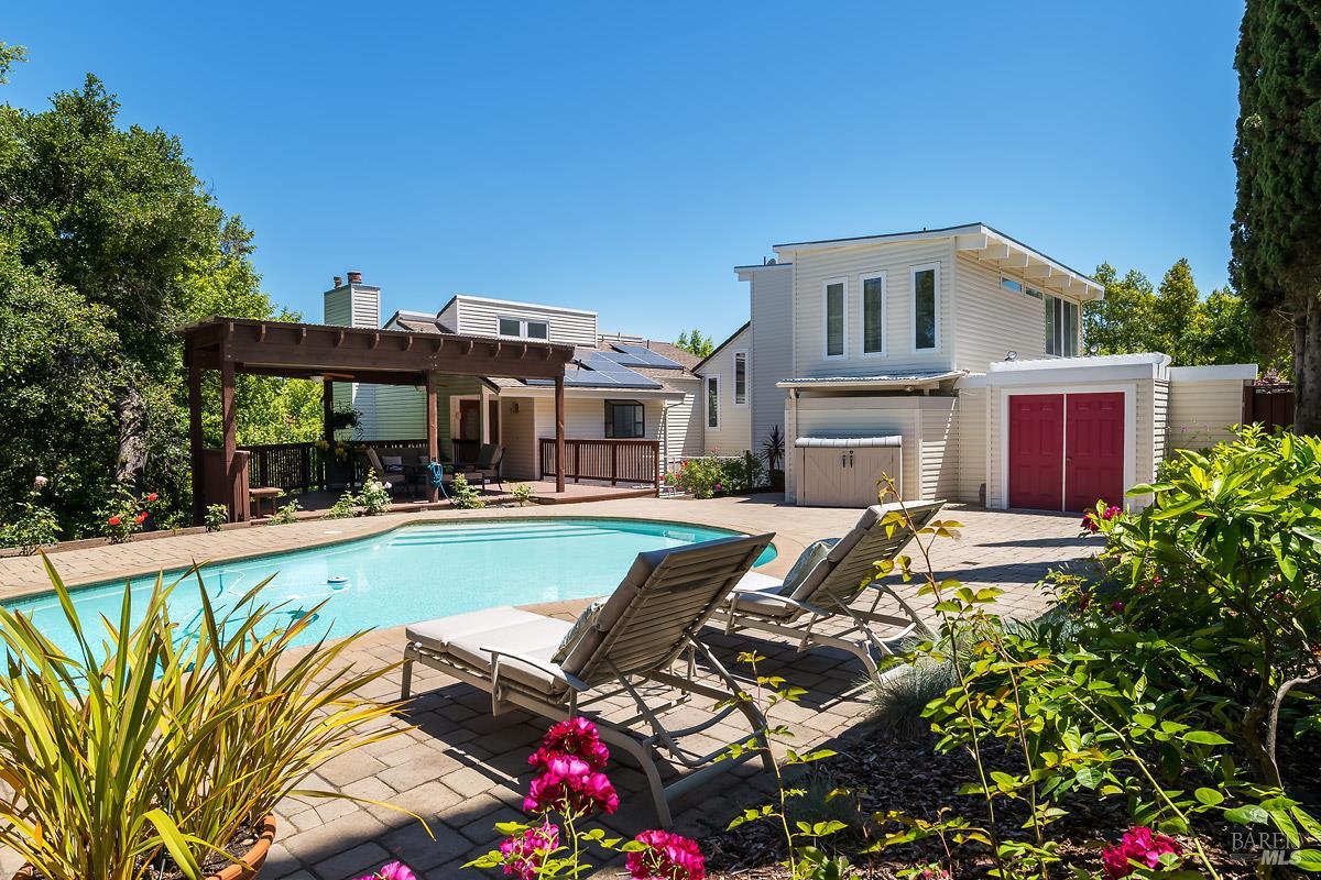 Detail Gallery Image 1 of 53 For 25 Wimbledon Ct, Novato,  CA 94949 - 4 Beds | 3/1 Baths