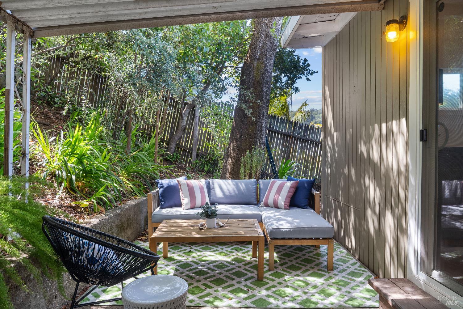 Detail Gallery Image 36 of 51 For 84 E Crescent Dr, San Rafael,  CA 94901 - 3 Beds | 2 Baths
