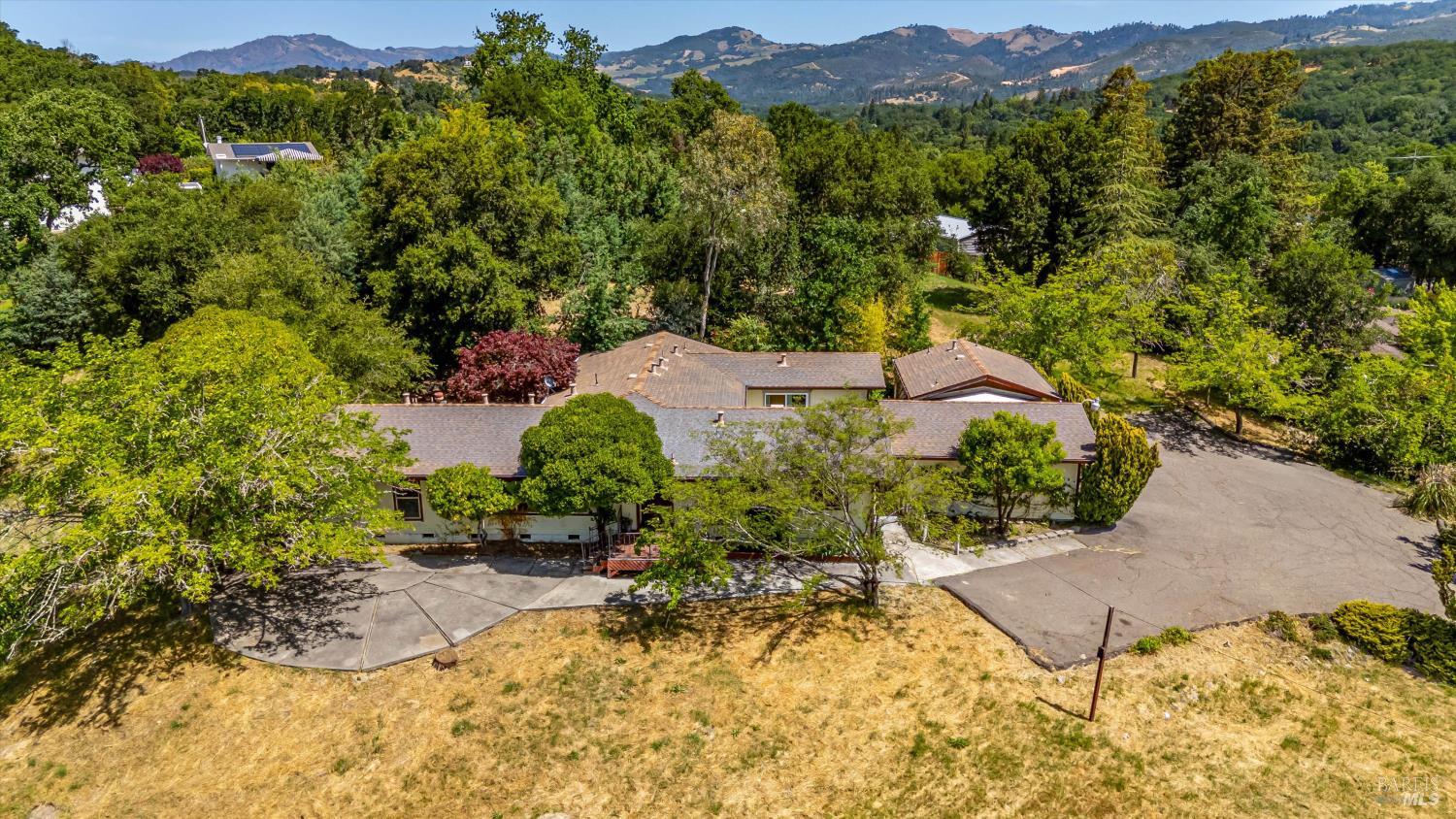 Detail Gallery Image 26 of 26 For 14154 Meadow Ln, Glen Ellen,  CA 95442 - 6 Beds | 4/2 Baths