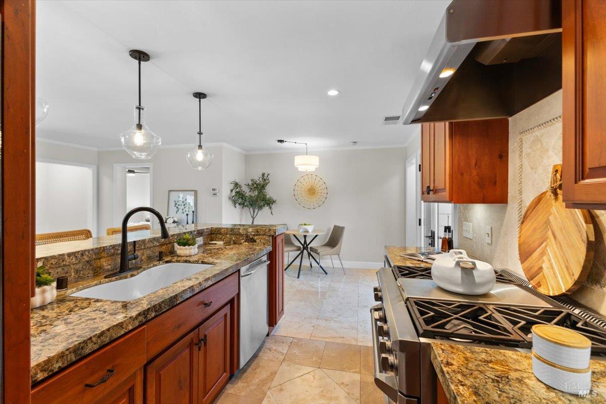 Detail Gallery Image 17 of 67 For 107 1st St, Healdsburg,  CA 95448 - 3 Beds | 3 Baths