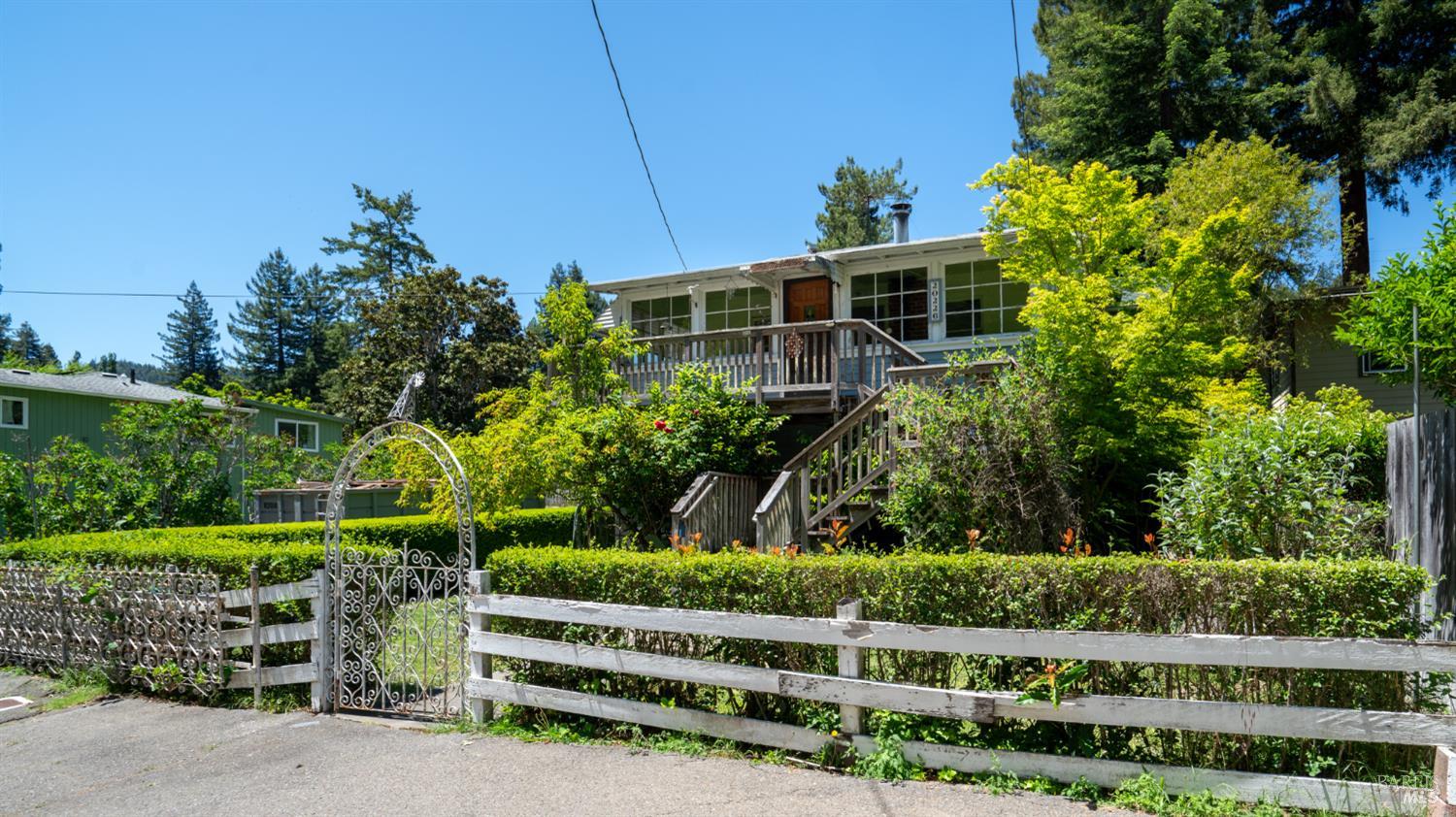 Detail Gallery Image 2 of 20 For 20226 Willow Rd, Monte Rio,  CA 95462 - 1 Beds | 1 Baths