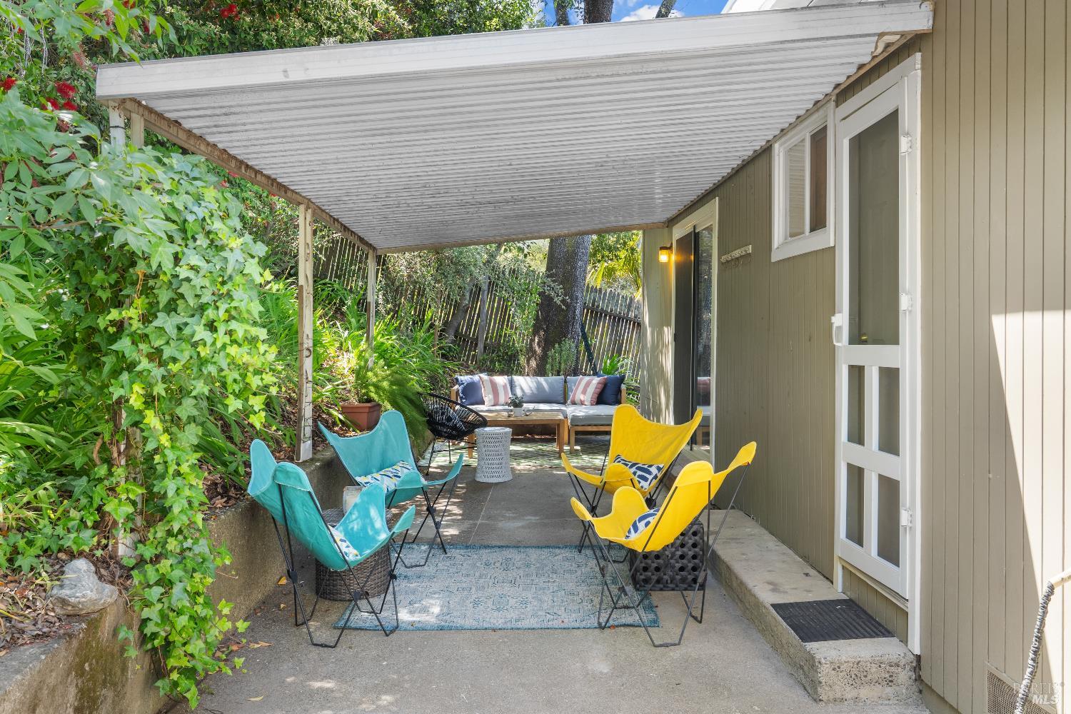 Detail Gallery Image 39 of 51 For 84 E Crescent Dr, San Rafael,  CA 94901 - 3 Beds | 2 Baths