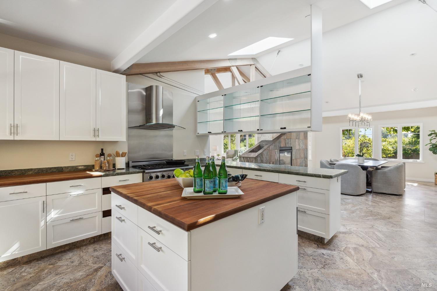Detail Gallery Image 15 of 56 For 41 Cypress Rd, Point Reyes Station,  CA 94956 - 4 Beds | 4/1 Baths