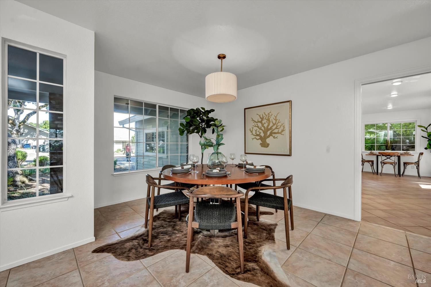 Detail Gallery Image 4 of 31 For 430 Woodley Pl, Santa Rosa,  CA 95409 - 2 Beds | 2 Baths