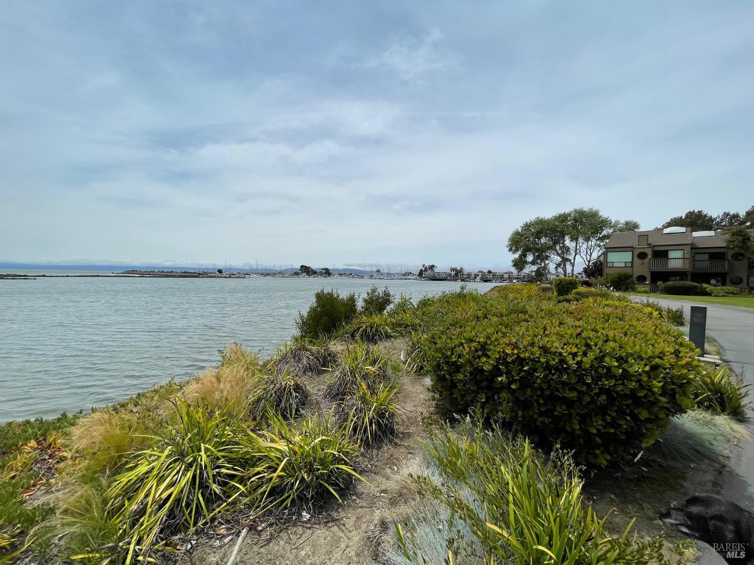 Detail Gallery Image 52 of 53 For 553 Kings Rd, Alameda,  CA 94501 - 2 Beds | 2/1 Baths