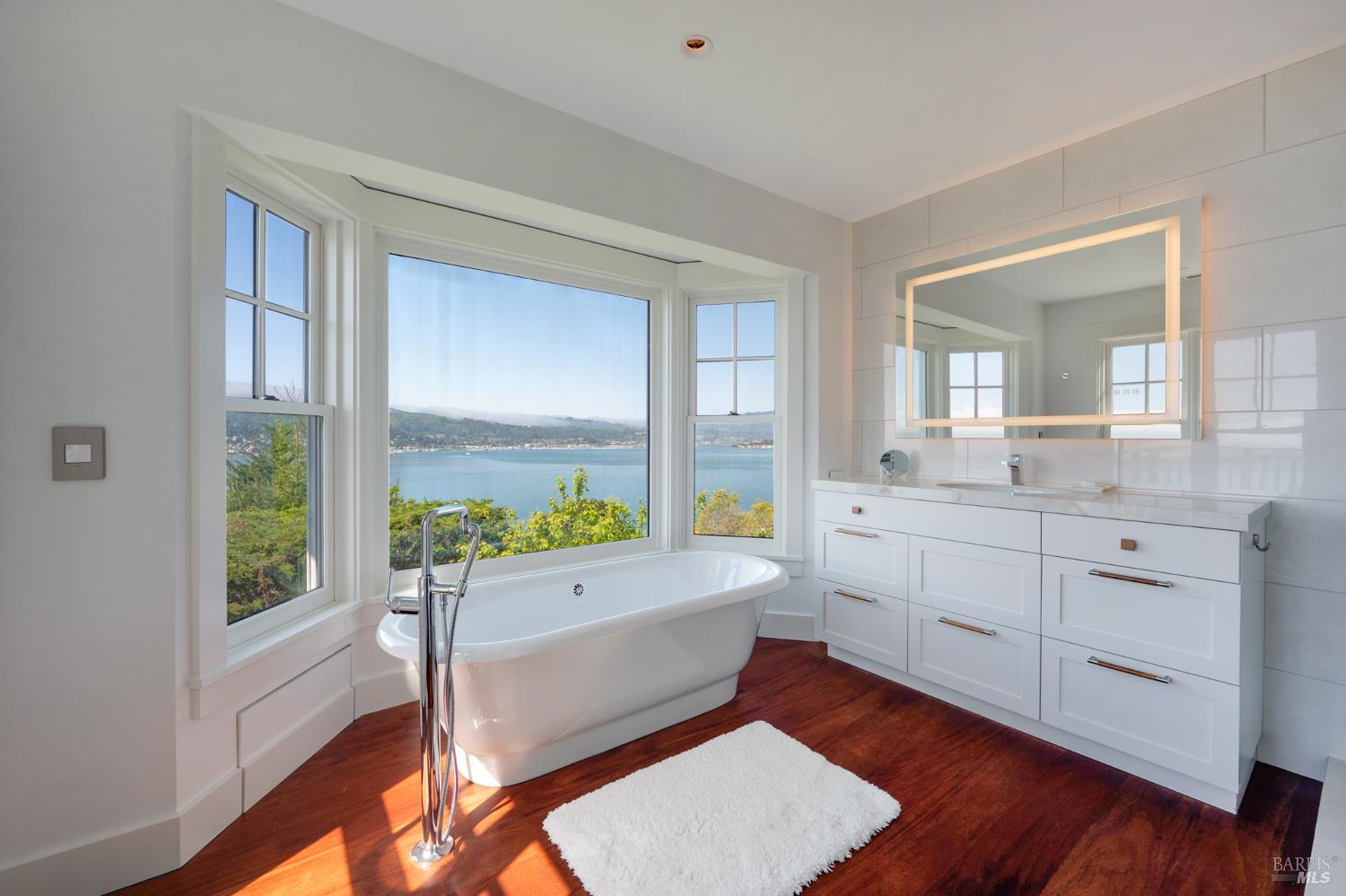 Detail Gallery Image 28 of 64 For 22 Eucalyptus Rd, Belvedere,  CA 94920 - 5 Beds | 4/2 Baths