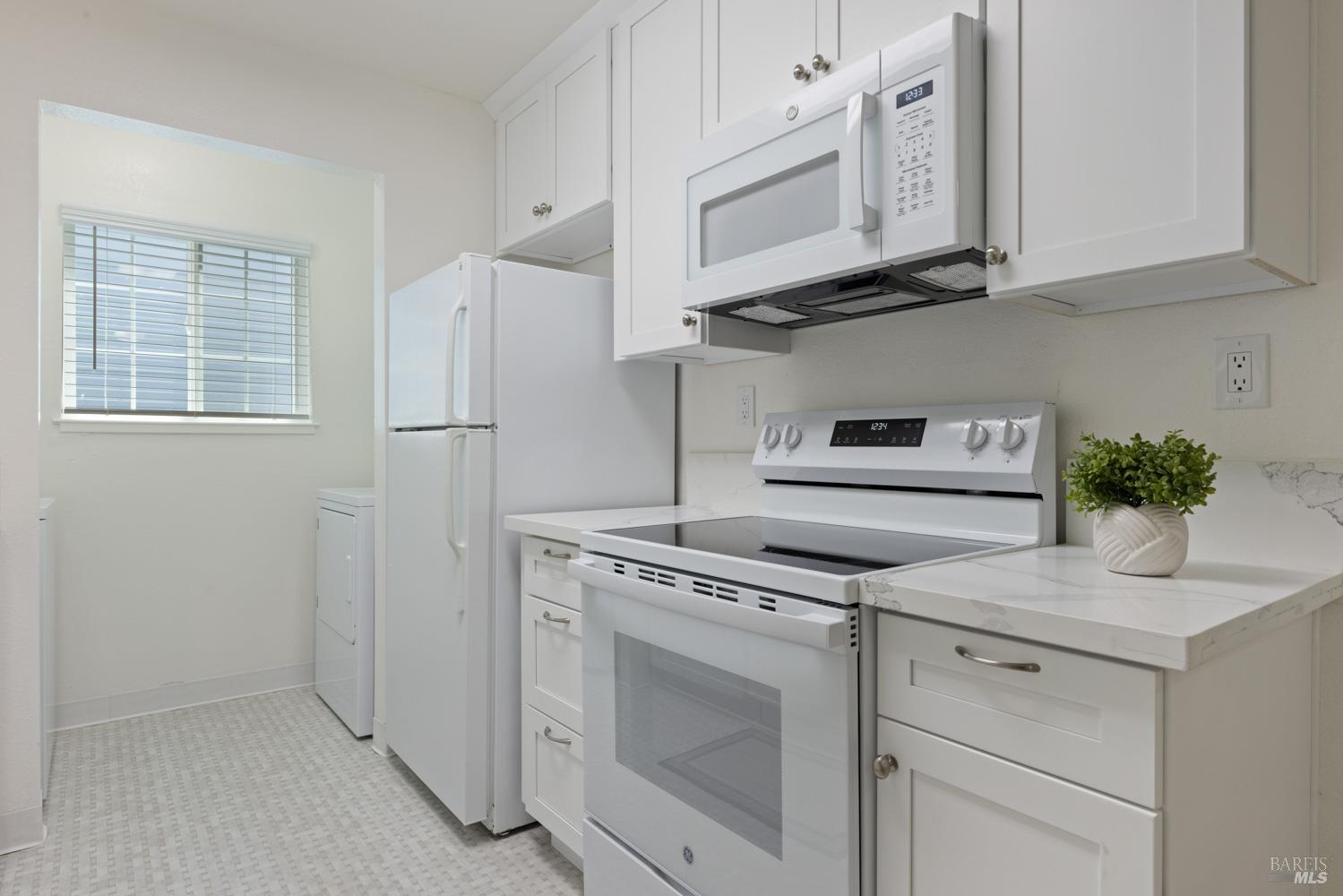 Lighthouse Drive, Vallejo, California image 12