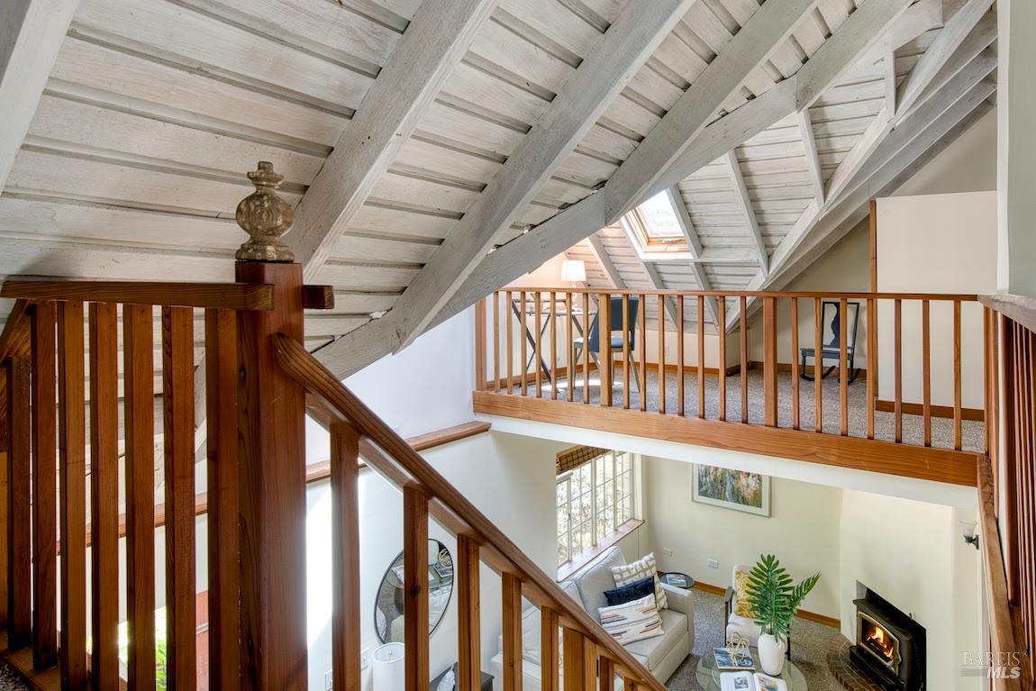 Detail Gallery Image 10 of 45 For 11 Inverness Way, Inverness,  CA 94937 - 3 Beds | 2 Baths