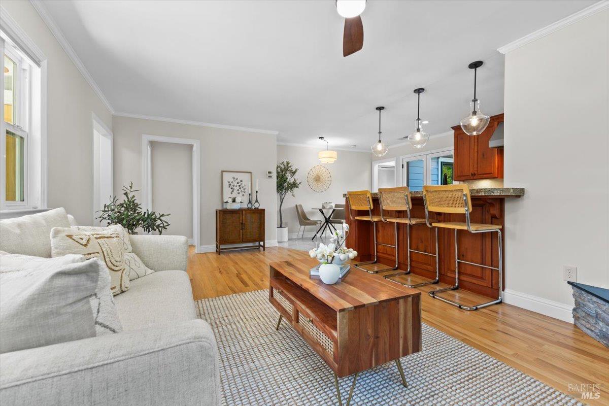 Detail Gallery Image 12 of 67 For 107 1st St, Healdsburg,  CA 95448 - 3 Beds | 3 Baths