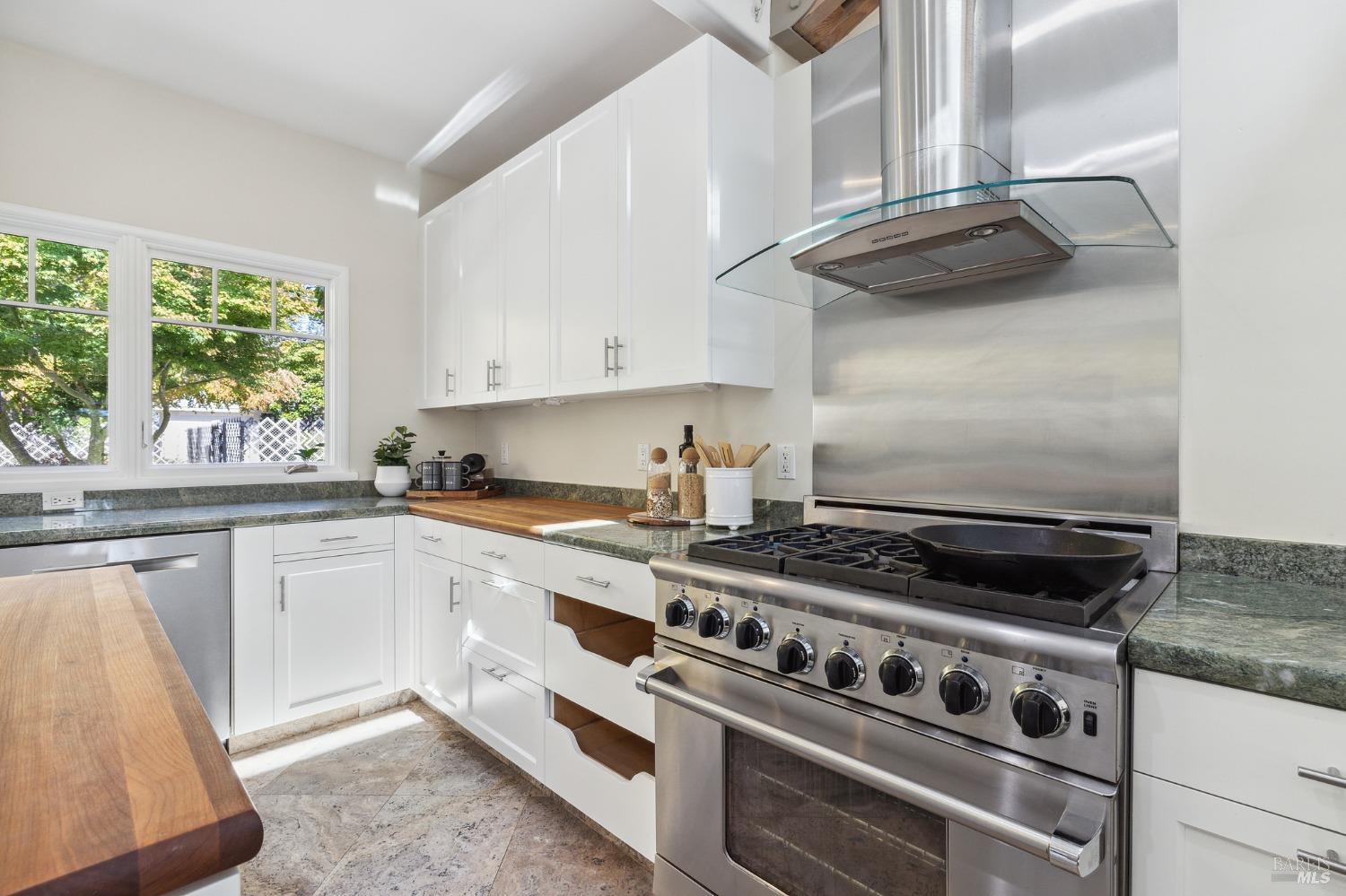Detail Gallery Image 18 of 56 For 41 Cypress Rd, Point Reyes Station,  CA 94956 - 4 Beds | 4/1 Baths