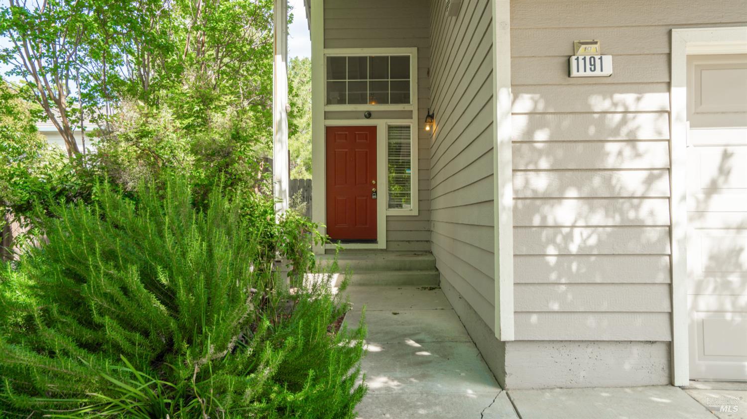 Detail Gallery Image 3 of 46 For 1191 Araquipa Ct, Vacaville,  CA 95687 - 3 Beds | 2/1 Baths