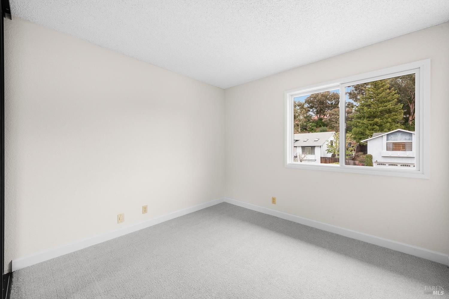 Detail Gallery Image 32 of 51 For 225 Riverview Dr, Vallejo,  CA 94589 - 4 Beds | 2/1 Baths