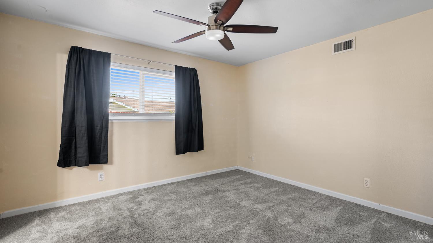 Detail Gallery Image 23 of 36 For 1661 California Dr, Vacaville,  CA 95687 - 3 Beds | 2 Baths