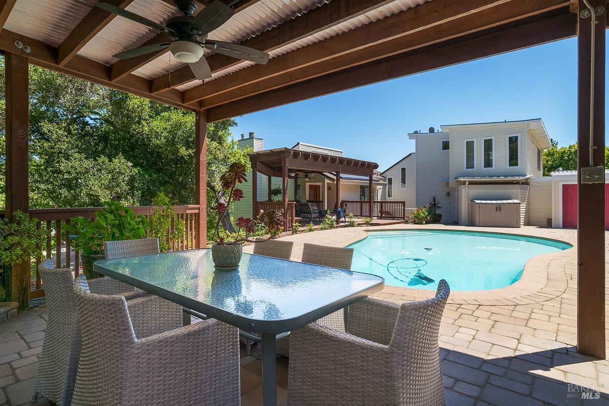 Detail Gallery Image 44 of 53 For 25 Wimbledon Ct, Novato,  CA 94949 - 4 Beds | 3/1 Baths