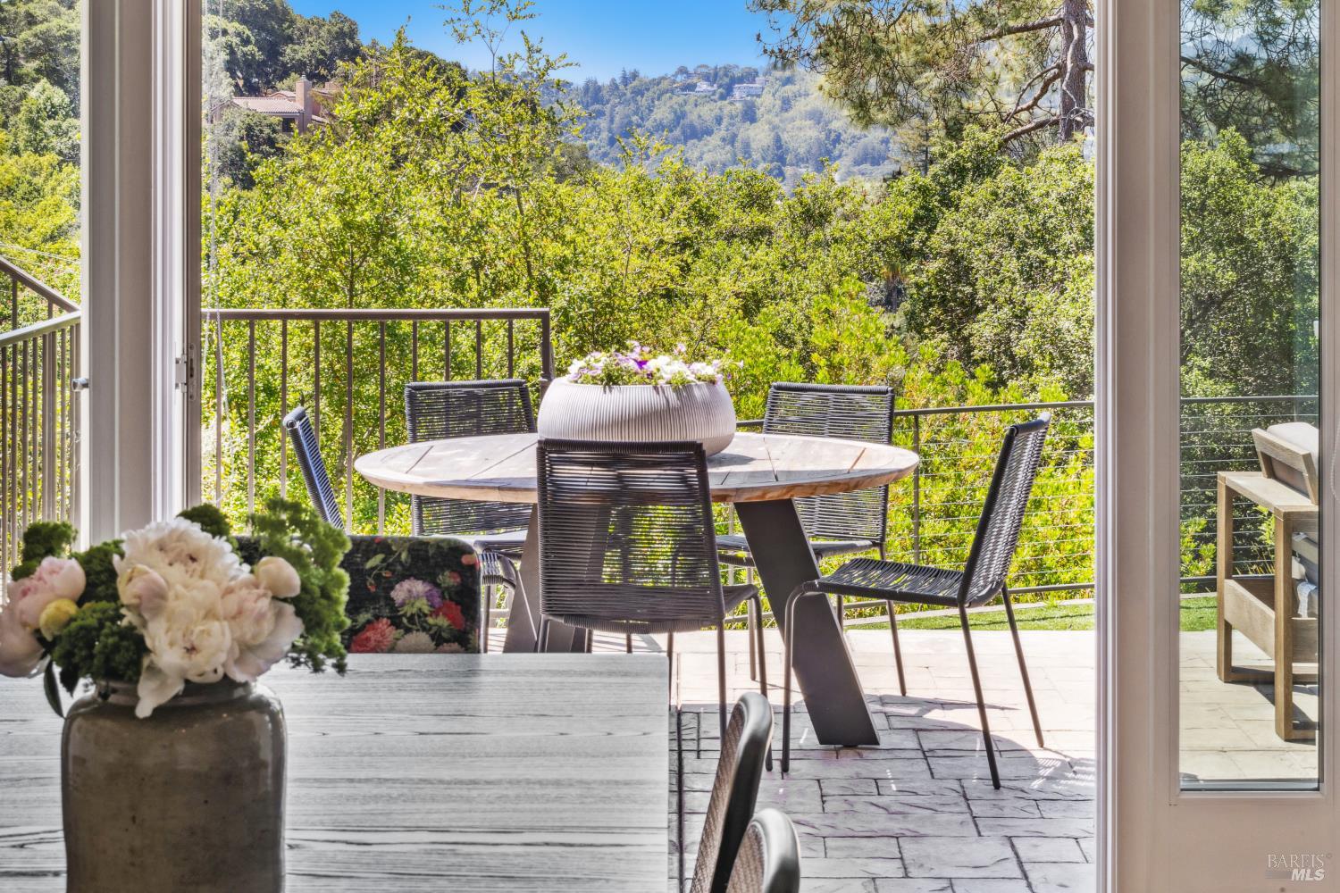 Detail Gallery Image 19 of 64 For 6 Live Oak Way, San Rafael,  CA 94901 - 4 Beds | 4/1 Baths