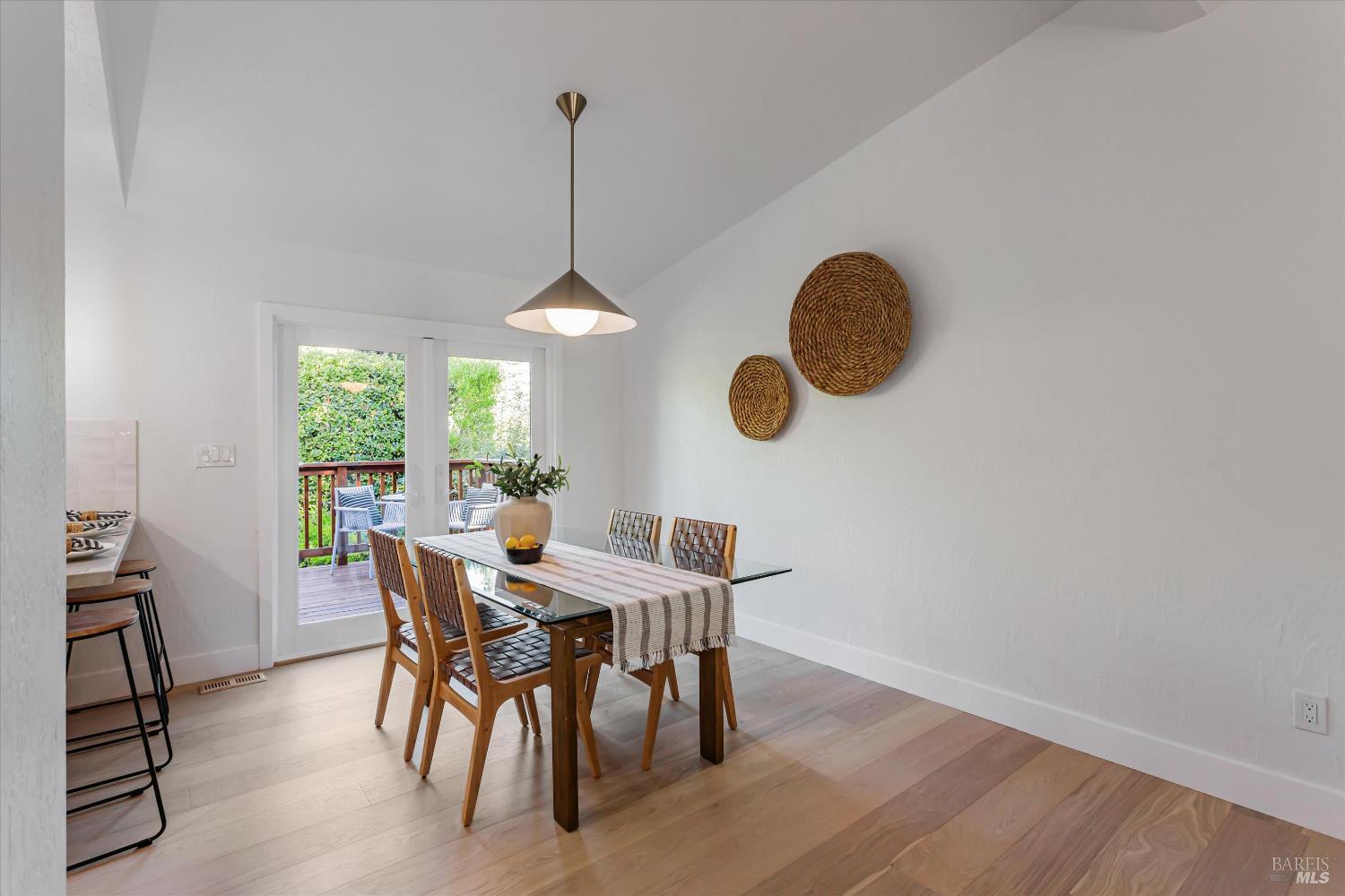Detail Gallery Image 6 of 40 For 690 Hudson Ct, Sonoma,  CA 95476 - 4 Beds | 3 Baths