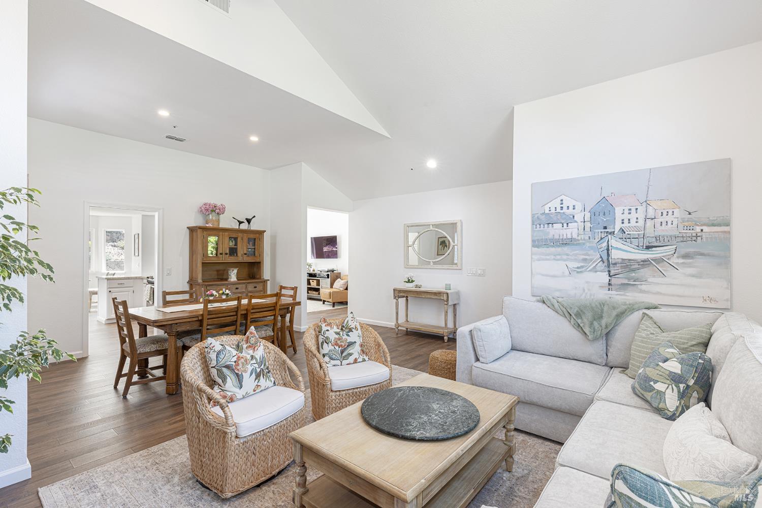 Detail Gallery Image 9 of 45 For 3336 Brittany Cir, Napa,  CA 94558 - 3 Beds | 2 Baths