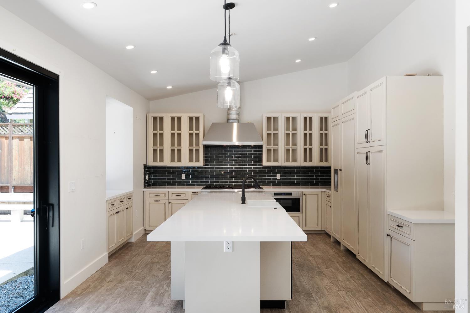 Detail Gallery Image 14 of 62 For 600 Miller Creek Rd, San Rafael,  CA 94903 - 3 Beds | 2/1 Baths