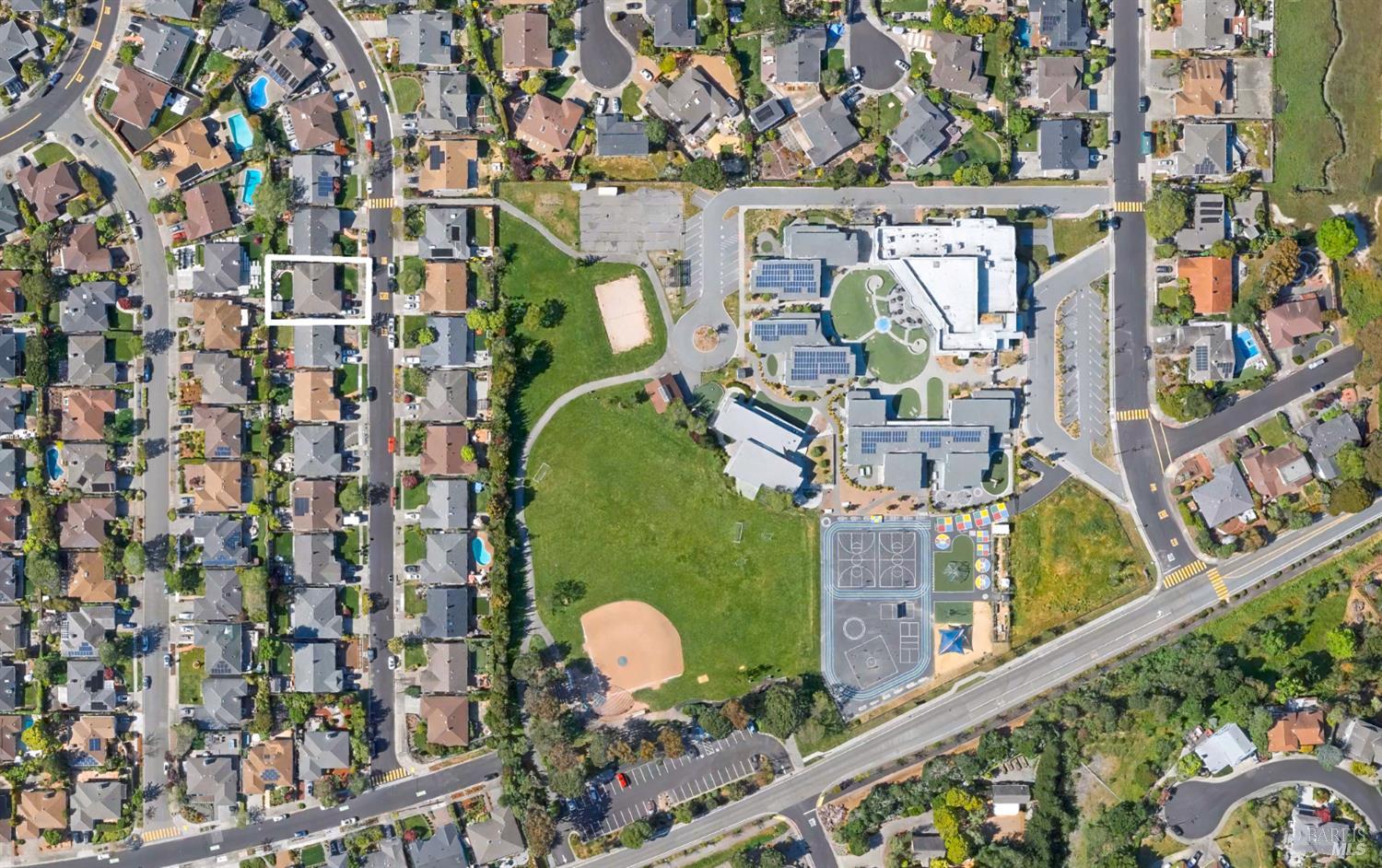 Detail Gallery Image 22 of 28 For 40 Staghound Psge, Corte Madera,  CA 94925 - 3 Beds | 2 Baths