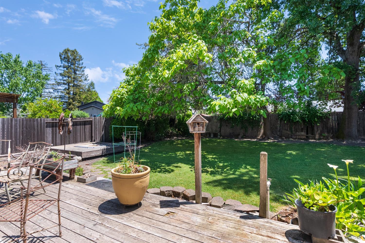 Detail Gallery Image 4 of 34 For 6048 Dawn Dr, Rohnert Park,  CA 94928 - 4 Beds | 3 Baths