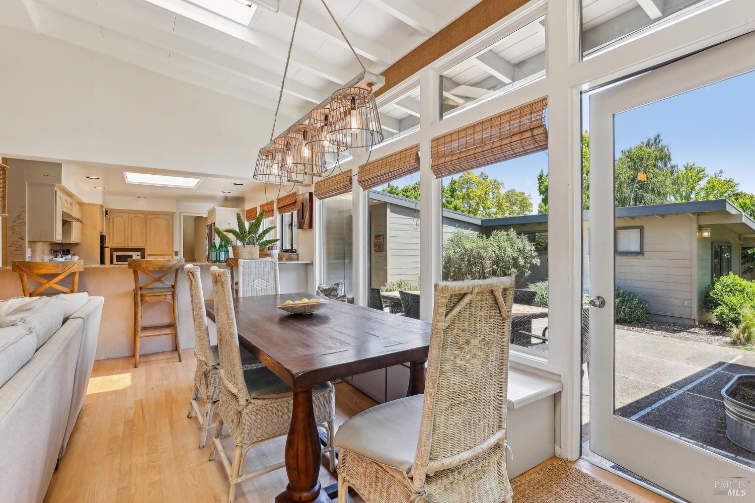 Detail Gallery Image 7 of 41 For 225 Van Winkle Dr, San Anselmo,  CA 94960 - 5 Beds | 4 Baths