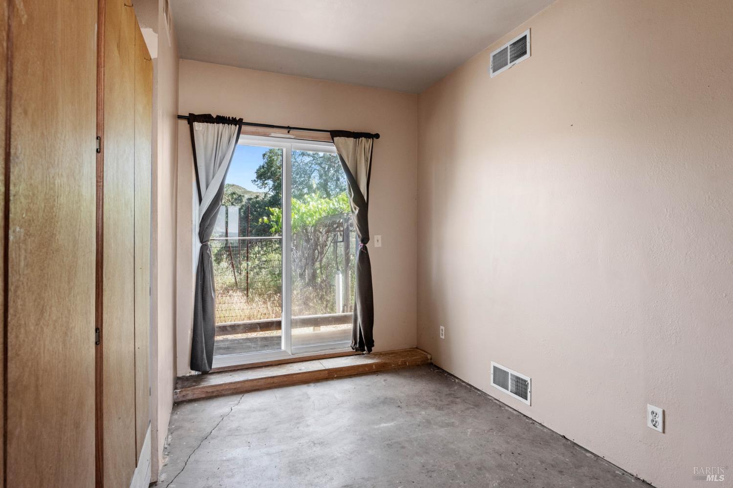 Detail Gallery Image 6 of 27 For 2840 Pear View Rd, Lakeport,  CA 95453 - 1 Beds | 1 Baths