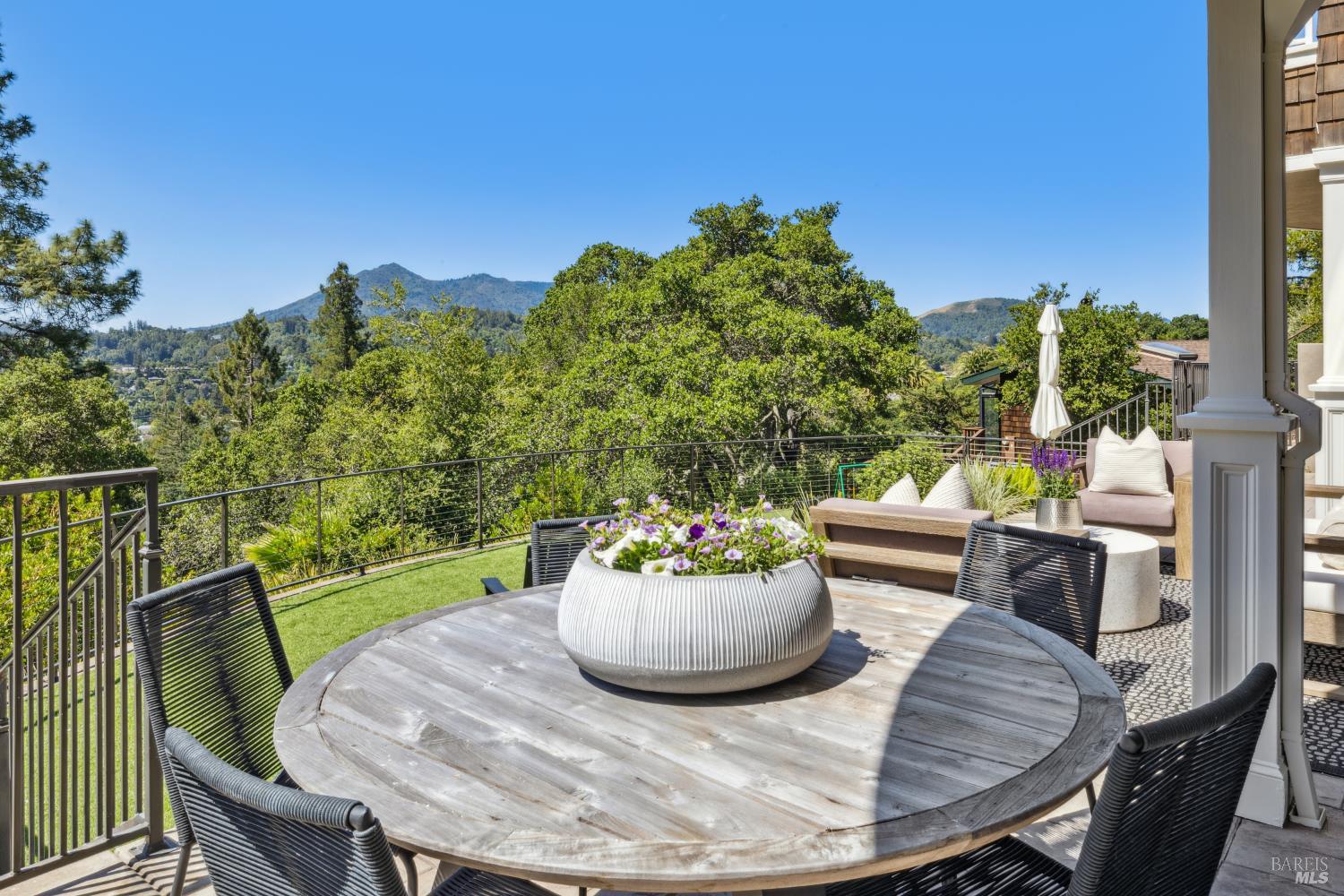 Detail Gallery Image 20 of 64 For 6 Live Oak Way, San Rafael,  CA 94901 - 4 Beds | 4/1 Baths