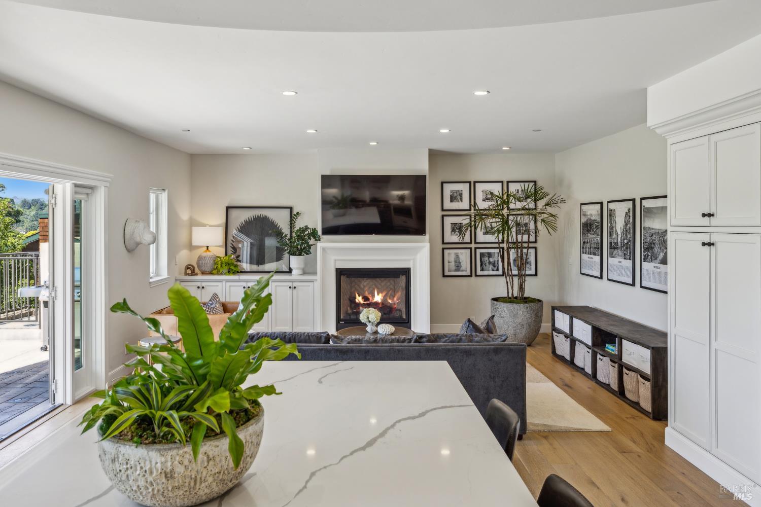 Detail Gallery Image 27 of 64 For 6 Live Oak Way, San Rafael,  CA 94901 - 4 Beds | 4/1 Baths