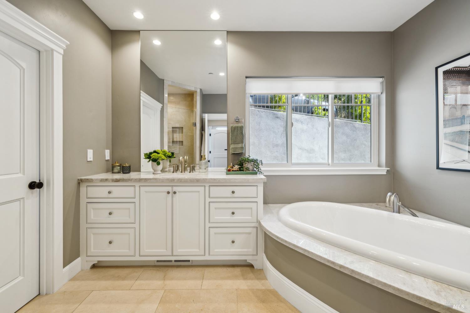 Detail Gallery Image 53 of 64 For 6 Live Oak Way, San Rafael,  CA 94901 - 4 Beds | 4/1 Baths
