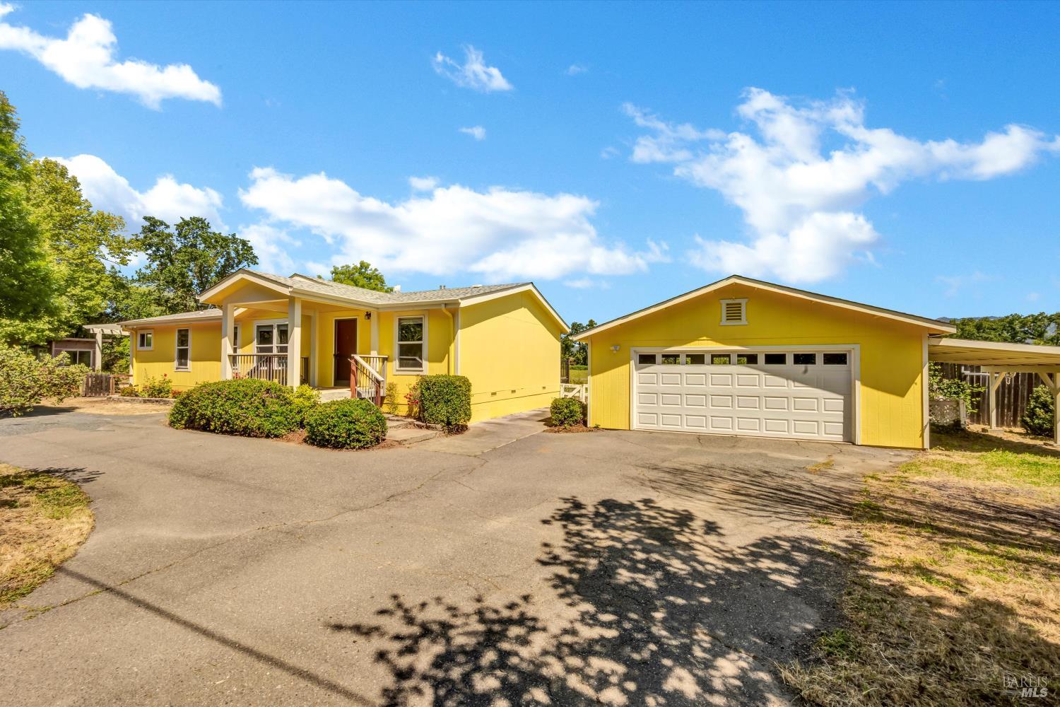 Detail Gallery Image 4 of 73 For 9700 Spring Valley Rd, Potter Valley,  CA 95469 - 3 Beds | 2 Baths