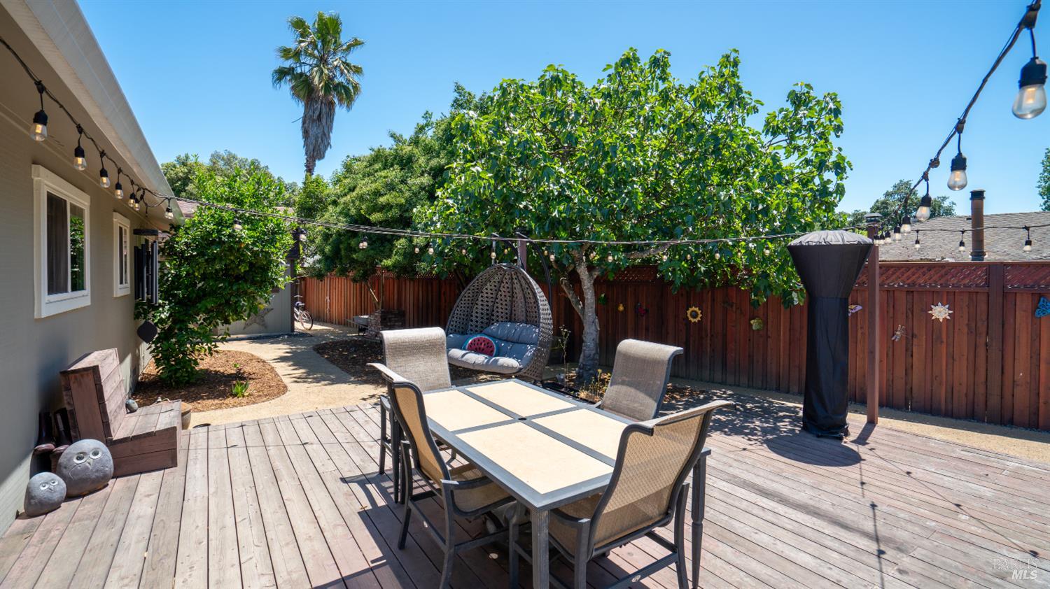 Detail Gallery Image 11 of 38 For 1523 Bruce Ct, Santa Rosa,  CA 95401 - 3 Beds | 2 Baths