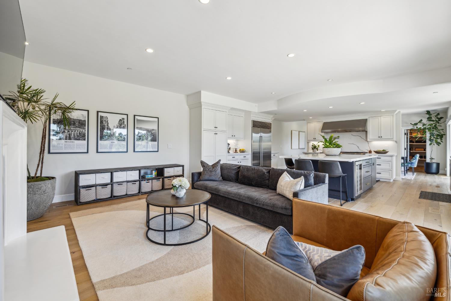 Detail Gallery Image 35 of 64 For 6 Live Oak Way, San Rafael,  CA 94901 - 4 Beds | 4/1 Baths