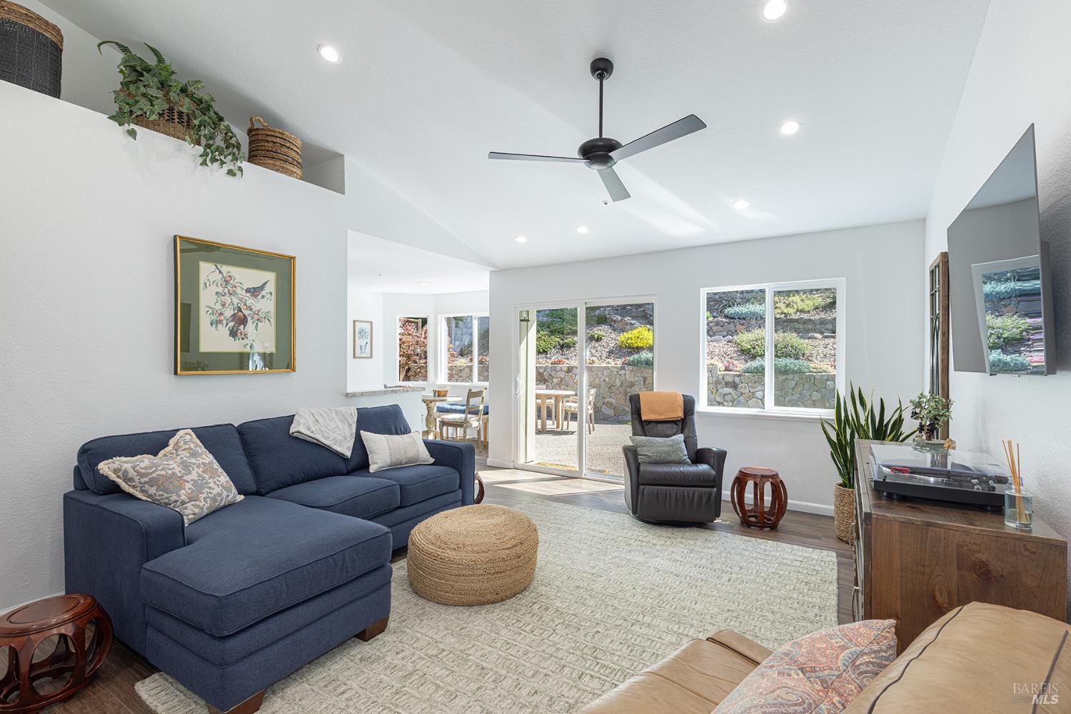 Detail Gallery Image 17 of 45 For 3336 Brittany Cir, Napa,  CA 94558 - 3 Beds | 2 Baths