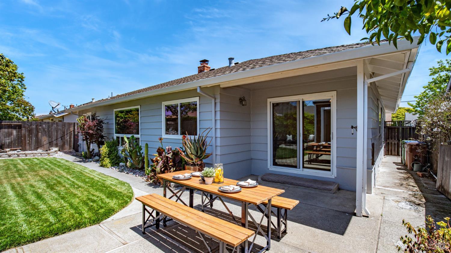 Detail Gallery Image 19 of 28 For 40 Staghound Psge, Corte Madera,  CA 94925 - 3 Beds | 2 Baths