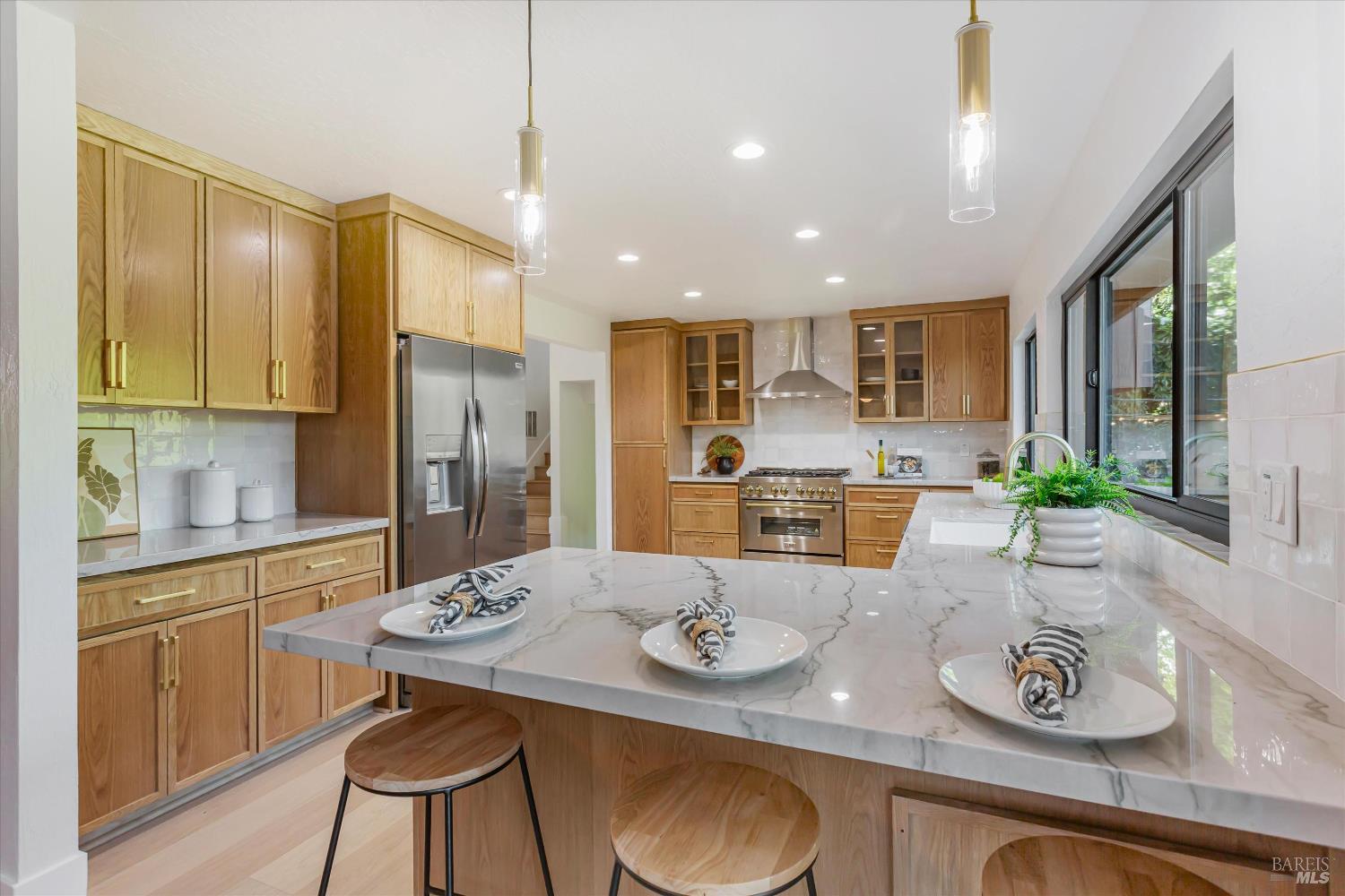 Detail Gallery Image 10 of 40 For 690 Hudson Ct, Sonoma,  CA 95476 - 4 Beds | 3 Baths