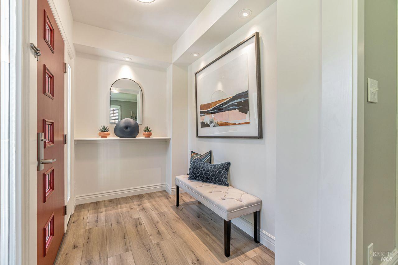 Detail Gallery Image 3 of 37 For 37 Angela Ave, San Anselmo,  CA 94960 - 4 Beds | 2/1 Baths