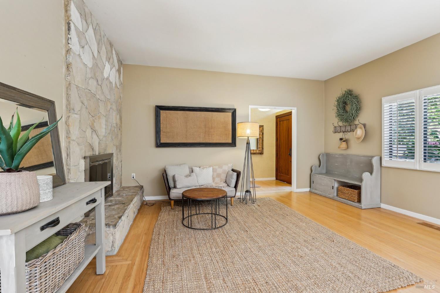 Detail Gallery Image 10 of 41 For 225 Van Winkle Dr, San Anselmo,  CA 94960 - 5 Beds | 4 Baths