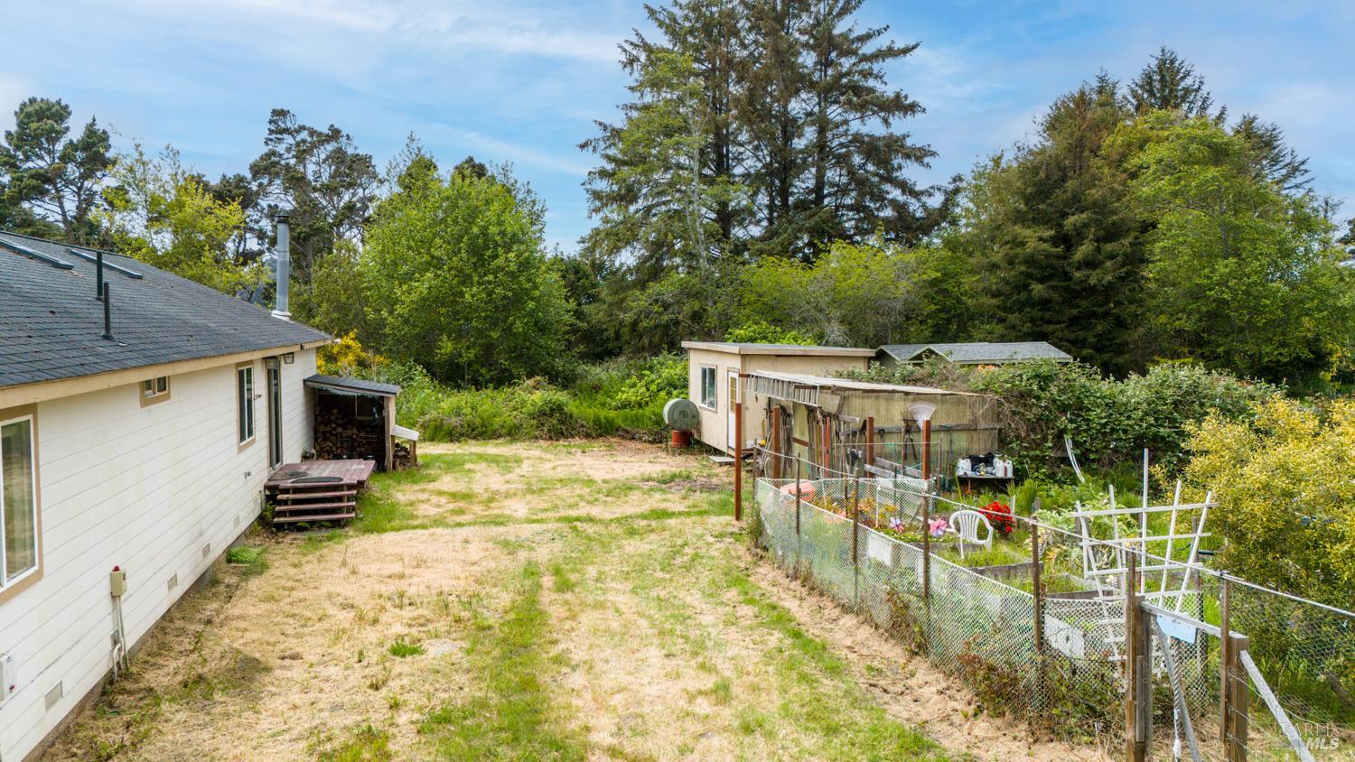 Detail Gallery Image 26 of 31 For 18520 Old Coast Hwy, Fort Bragg,  CA 95437 - 3 Beds | 2 Baths