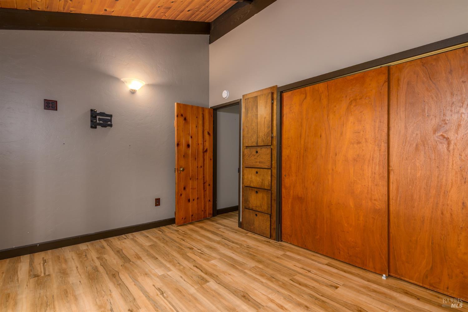 Detail Gallery Image 14 of 39 For 45270 Ocean View Ln, Gualala,  CA 95445 - 2 Beds | 1 Baths