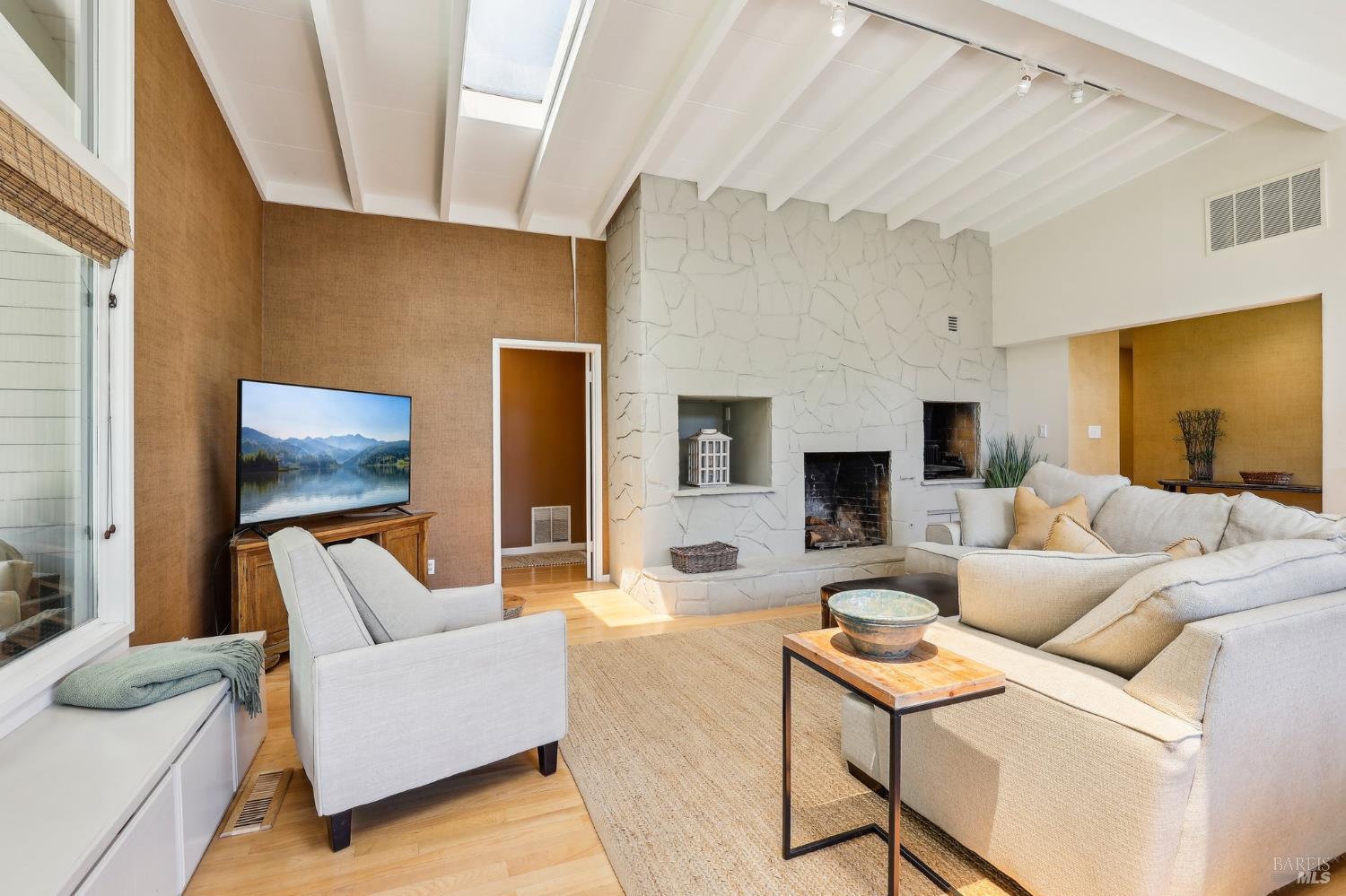 Detail Gallery Image 6 of 41 For 225 Van Winkle Dr, San Anselmo,  CA 94960 - 5 Beds | 4 Baths
