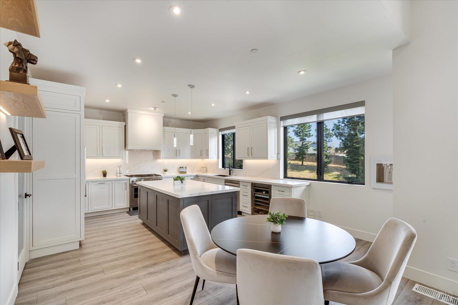 Detail Gallery Image 10 of 60 For 1994 W Bristlecone Ct, Santa Rosa,  CA 95403 - 4 Beds | 3/1 Baths