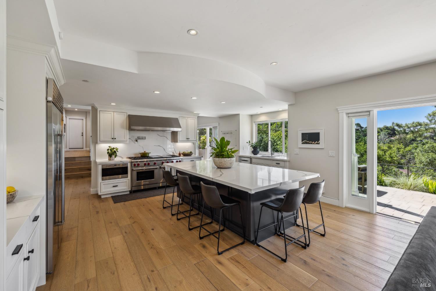 Detail Gallery Image 31 of 64 For 6 Live Oak Way, San Rafael,  CA 94901 - 4 Beds | 4/1 Baths